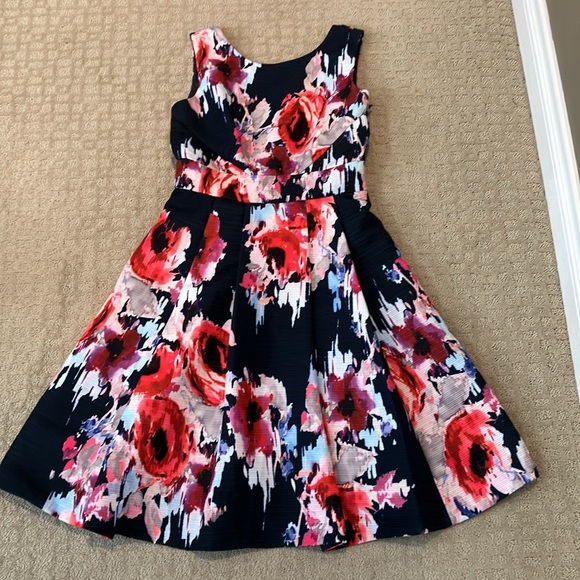 🎊Host Pick🎊Fabulous Kate Spade ♠️ Hazey Floral open V back dress w/back bow - Picture 9 of 16